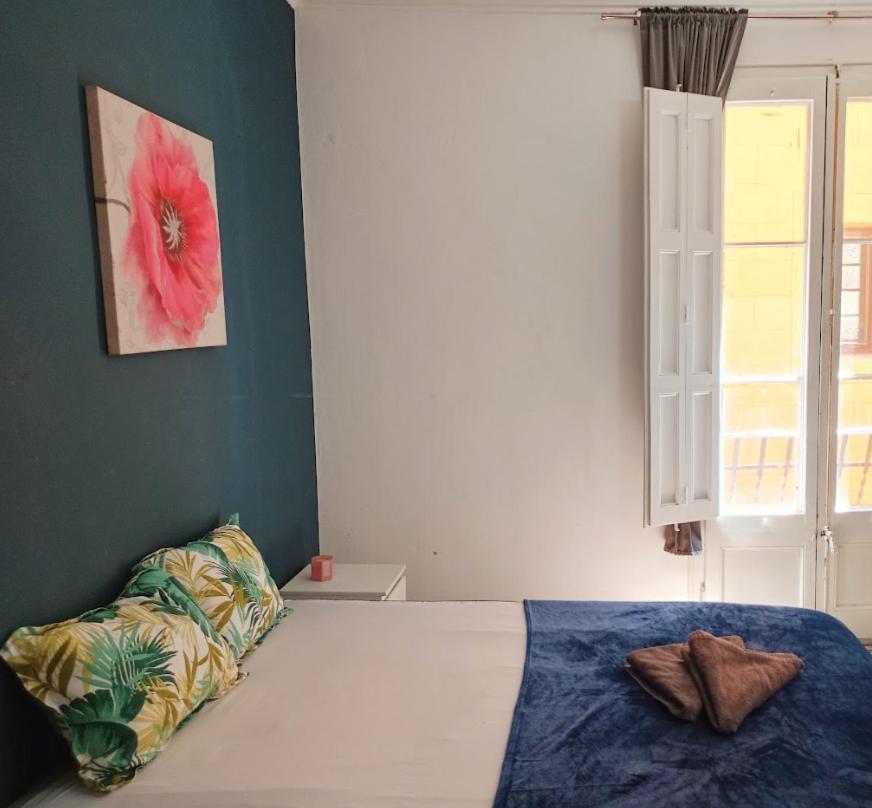 Bed and Breakfast Banys Nous R2 Барселона Екстер'єр фото