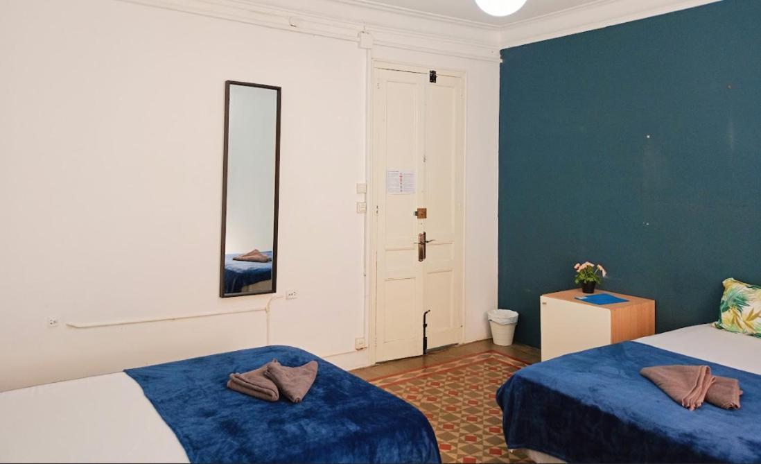 Bed and Breakfast Banys Nous R2 Барселона Екстер'єр фото